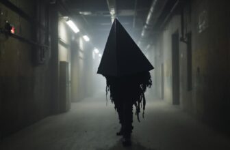 Pyramid Head dans Silent Hill : qui est-il et comment le battre ?